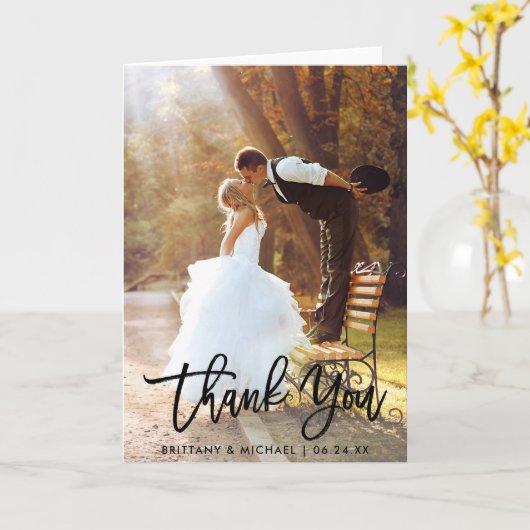 Brush Script モダン結婚の写真を折り畳み カード (黄色い花)