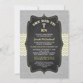BSN看護師卒業招待状、黄色の黒板 招待状 (正面)