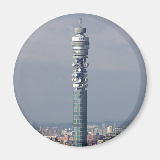 BTタワー、ロンドン、イギリス。 マグネット (正面)