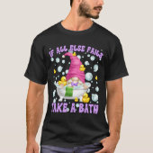 Bubble Bath Gnome With Lots Of Bubbles Mom Saying Tシャツ (正面)