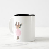 bubblegumを吹いているキリン ツートーンマグカップ (正面左)