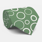 Bubbles and rings, white circles on green ネクタイ (ロール)