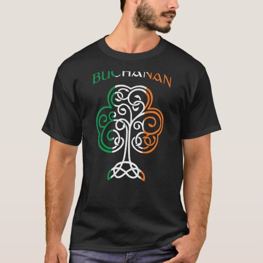 BUCHANANアイルランドの名前シャムロックアイルランド国旗の家族 Tシャツ (正面)
