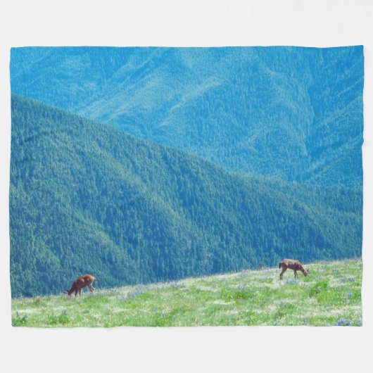 Bucks by the Mountains フリースブランケット (正面(横))
