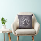 Buddha Tree Yoga Throw Pillow クッション (椅子)