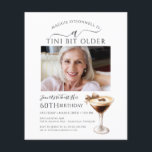 BUDGET 60誕生日写真エスプレッソマルティーニ招待状<br><div class="desc">誕生日のお祝いの写真は、このトレンディーのマルティーニ誕生日の招待でセンターステージを取る。シックエレガントなデザインはエスプレッソ・マルティーニを備えている。弓がかわいらしtouchを付けフェミニンる。すべての文字が編集可能。</div>