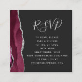 Budget Burgundy Silver Agate Dark QR Code RSVP エンクロージャーカード (正面)