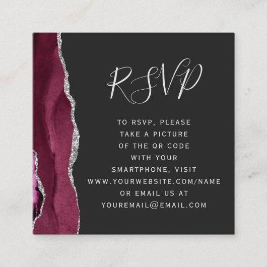 Budget Burgundy Silver Agate Dark QR Code RSVP エンクロージャーカード (正面)
