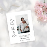 Budget Photo Handタイポグラフィ日付Wフライヤーの保存 チラシ<br><div class="desc">*******マット紙が薄い。より厚い紙のアップグレード封筒は含まれていない。カードストックの場合は、以下のリンクをチェックする。カードのストック、厚いカードは封筒のオプションを持っているか、それらを含む********封筒なし、紙チラシのバージョン。こ救の紙の招待フォーマル招待状のお金。このバジェットフォトハンド結婚タイポグラフィでゲストの素晴らしい準備を整える日付の白い招待を保存する。このデザインをカードに入れたいカードの厚い紙?Photoのカードの結婚コレクションをチェックする。 https://www.zazzle.com/collections/photo_wedding_all-119535826857027318?rf=238937196885903396</div>