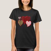 Buffalo Red Black Plaid And Leopard Hearts Valenti Tシャツ (正面)