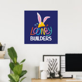 BUGS BUNNY BUILDERS™| ヘルメット積み重ねロゴ ポスター (ホームオフィス)