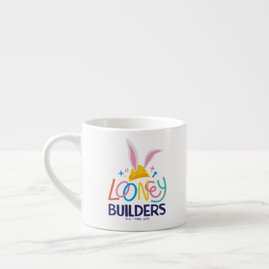 BUGS BUNNY BUILDERS™| Hard Hat Stacked Logo エスプレッソカップ (左)