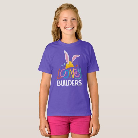 BUGS BUNNY BUILDERS™| Hard Hat Stacked Logo Tシャツ (正面フル)