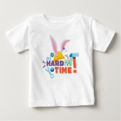 BUGS BUNNY BUILDERS™| It's Hard Hat Time ベビーTシャツ (正面)