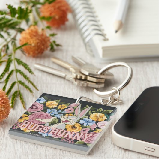 BUGS BUNNY™ Floral Embroidery Graphic キーホルダー (正面右)