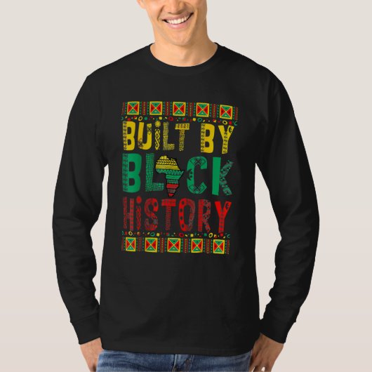 Built By Black History BHM African Pride Month Men Tシャツ (正面)