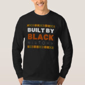 Built By Black History BHM African Pride Month Men Tシャツ (正面)