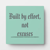 Built by Effort, Not Excuses – Motivational フォトプラーク (正面)