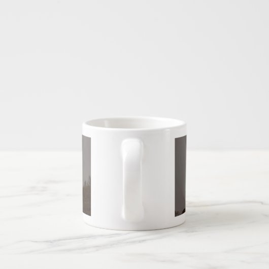 Bullの威厳のあるなオオシカおよび満月の上昇 エスプレッソカップ (裏面)