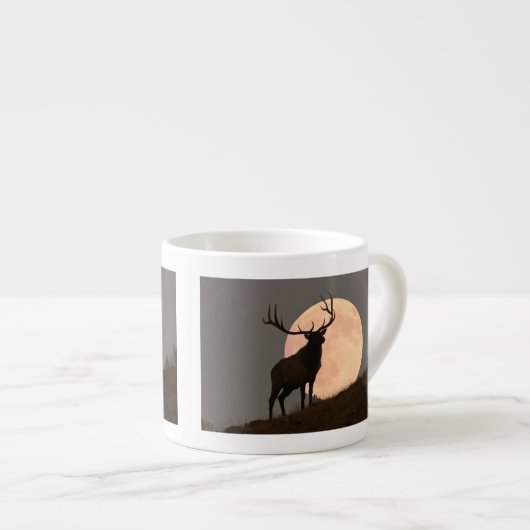 Bullの威厳のあるなオオシカおよび満月の上昇 エスプレッソカップ (正面右)