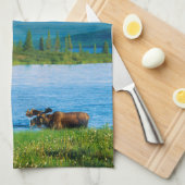 Bull moose in Wonder Lake キッチンタオル (四つ折り)