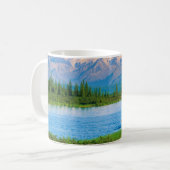 Bull moose in Wonder Lake コーヒーマグカップ (正面左)