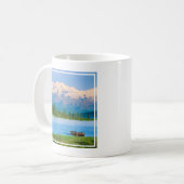 Bull moose in Wonder Lake コーヒーマグカップ (正面左)