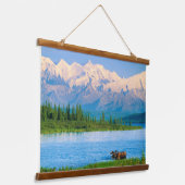 Bull moose in Wonder Lake 吊り下げ型タペストリー (傾斜あり)