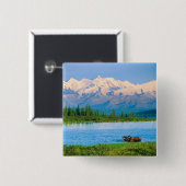 Bull moose in Wonder Lake 缶バッジ (正面&裏面)