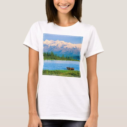 Bull moose in Wonder Lake Tシャツ (正面)