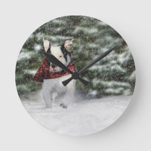 Bulldog Rescue Pup Dashing through the Snow ラウンド壁時計
