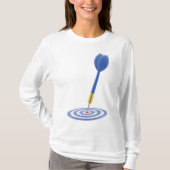 Bullseye Hit Blue Dart on Target Tシャツ (正面)