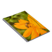 Bumblebee on a Sulfur Cosmos ノートブック (右側)