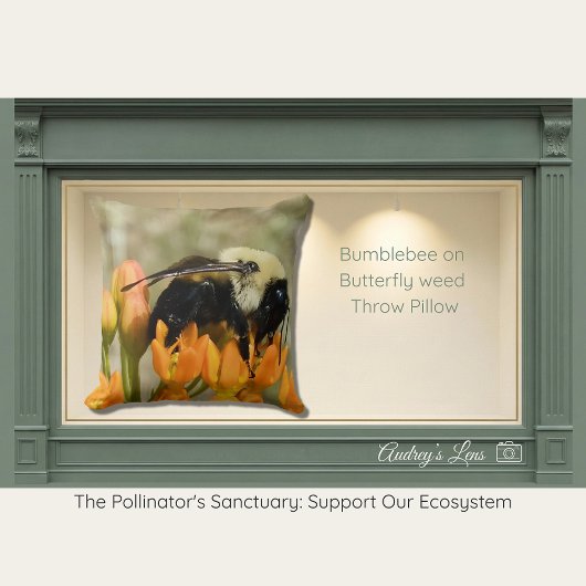 Bumblebee on Butterfly Weed クッション