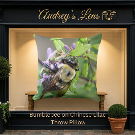 Bumblebee on Chinese Lilac クッション