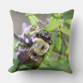 Bumblebee on Chinese Lilac クッション (正面)