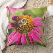 Bumblebee on Pink Coneflower クッション (ブランケット)