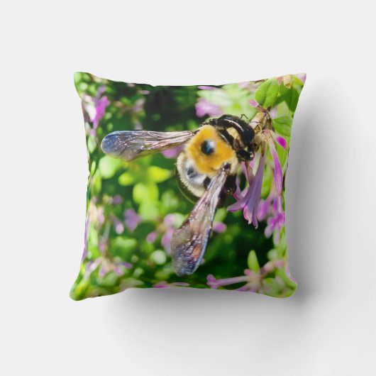 Bumblebees on Chinese Lilac クッション (裏面)