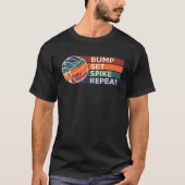 Bump Set Spike Repeat Volleyball Player Coach Tシャツ (正面)