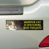 Bumper Catが監視中 TAILGATE Oleoフォント バンパーステッカー (車上)