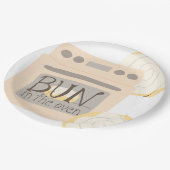 Bun in the Oven Baby Shower ペーパープレート (アングル)