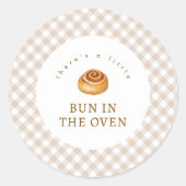 Bun In The Oven Cinnamon Roll Baby Shower  ラウンドシール (正面)