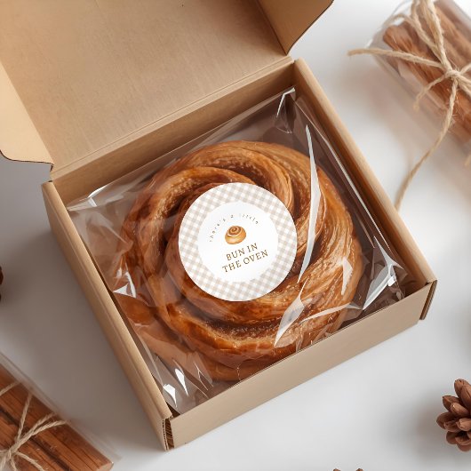 Bun In The Oven Cinnamon Roll Baby Shower  ラウンドシール