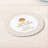 Bun In The Oven Cinnamon Roll Baby Shower ラウンドペーパーコースター (アングル)