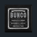 Buncoのヴィンテージのタイポグラフィ ギフトボックス<br><div class="desc">おもしろいおよびお祝いのBuncoのヴィンテージのタイポグラフィのグラフィックアートは設計します。 Buncoは芸術作品の特徴をヴィンテージのスタイルのボーダー、リボン、オーナメントの装飾および単語インスパイア: Bunco、すばらしい友人、すばらしい笑いおよび大切な時。 Bunco項目はBunco夜、Bunco賞、Buncoの飾ることおよびBuncoのギフトのために完全です。</div>