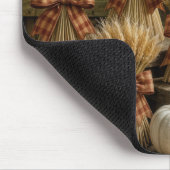 Bundled Wheat Sheaves In Barn With Pumpkins マウスパッド (コーナー)