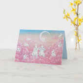 Bunnies in Pink Clouds Whimsical Art カード (黄色い花)
