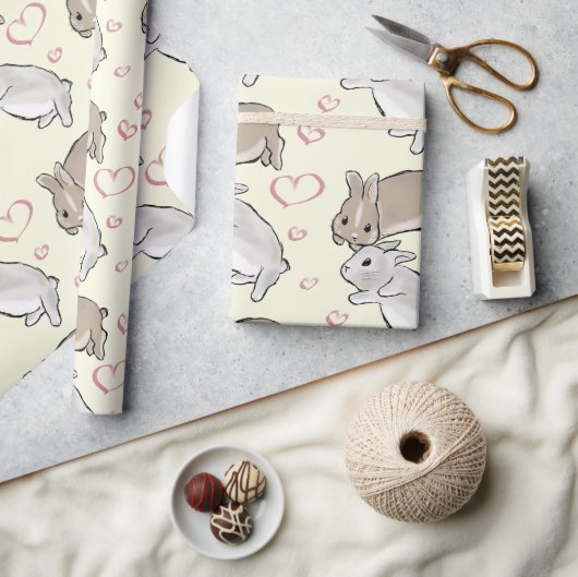 Bunnies with hearts yellow  ラッピングペーパー (クラフト)