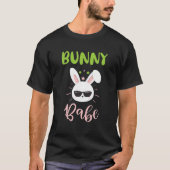 Bunny Babe Cute Easter Day Tシャツ (正面)