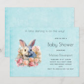 Bunny with a Garland of Roses Cute Baby Shower 招待状 (正面/裏面)